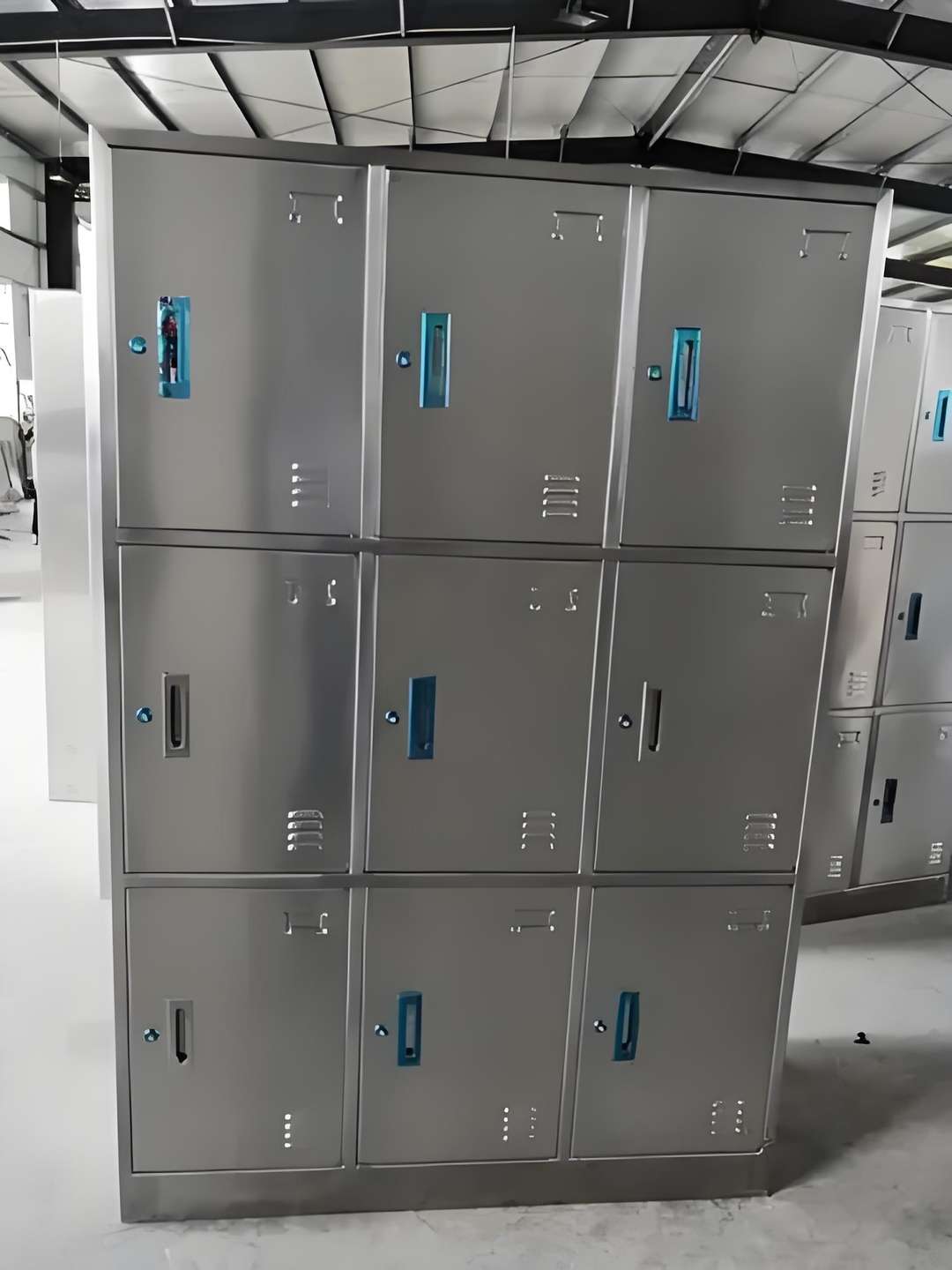 不锈钢衣柜5
